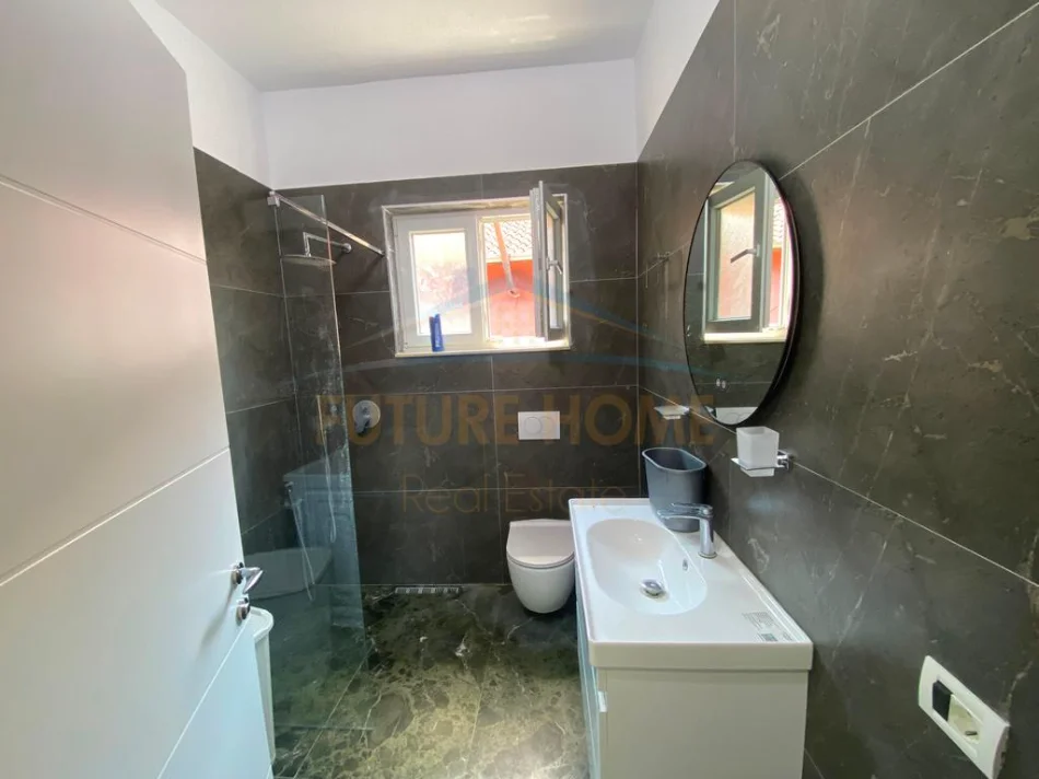 Tirane, jepet me qera apartament Kati 2, 127 m² 850 € (PRANE CASA ITALIA , ISH DOGANA)