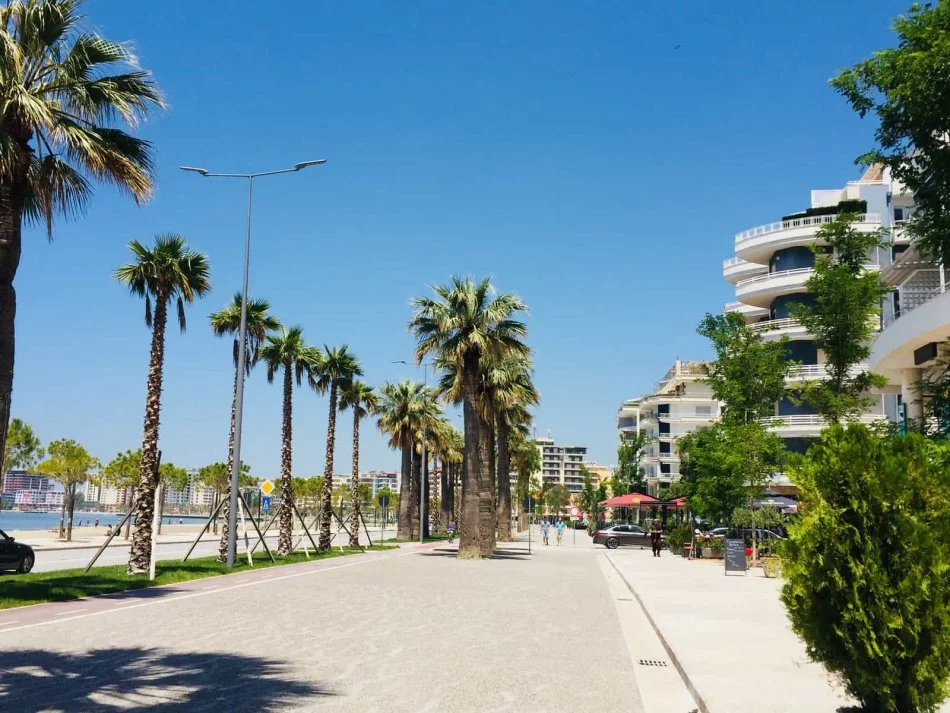 Vlore, shitet apartament 1+1+Ballkon Kati 3, 50 m² 95.000 € (LUNGOMARE)