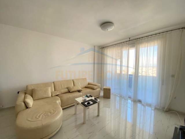 Durres, jepet me qera apartament Kati 7, 93 m² 300 Euro (ish urt)