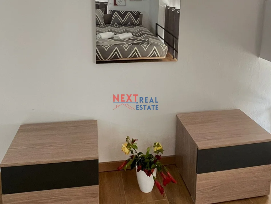 Vlore, jepet me qera apartament duplex 1+1 , 350 € (LUNGOMARE)