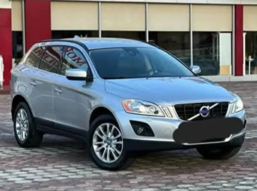 Tirane, shitet SUV Volvo XC60 Nafte, gri metalizato automatik 240.000 km 6.700 €