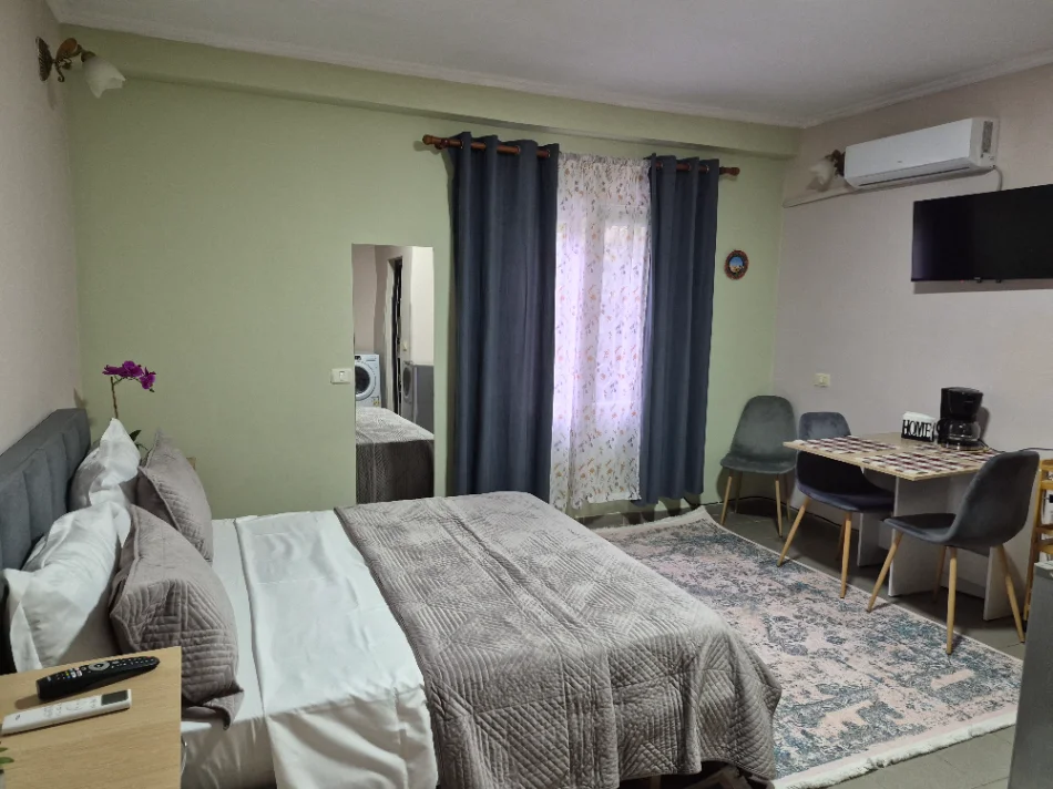 Tirane, jepet me qera apartament 1+1 Kati 1, 30 m² 395 € (RR Qemal Stafa perballe Shkolles Fan Noli)