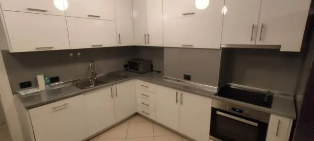 Tirane, jepet me qera apartament 2+1+A+BLK Kati 4, 110 m² 650 Euro (Kosovareve)