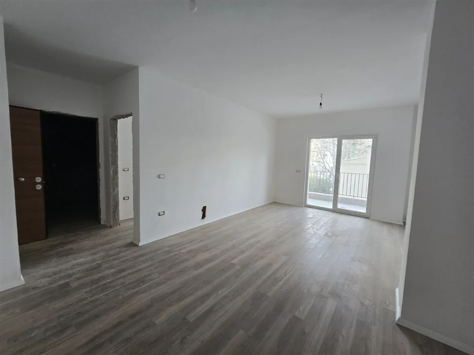 Tirane, shitet apartament 1+1+Ballkon Kati 2, 72 m² 130.000 € (KOMPLEKSI AURA RRUGA DRITAN HOXHA LAPRAKE)