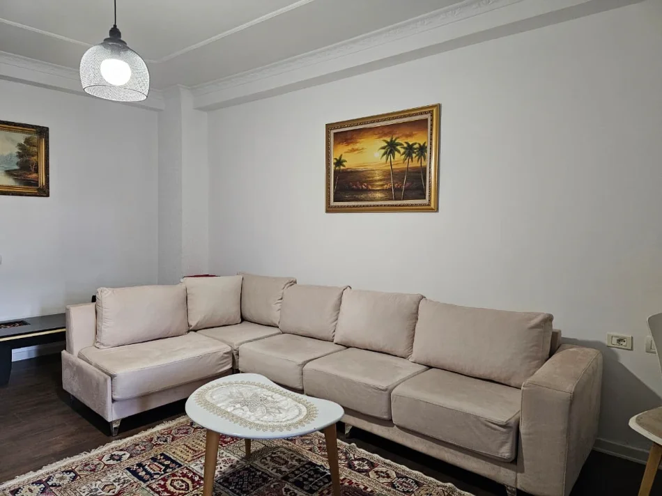 Tirane, jepet me qera apartament 2+1 Kati 2, 90 m² 550 € (DON BOSKO , Prane Spar)