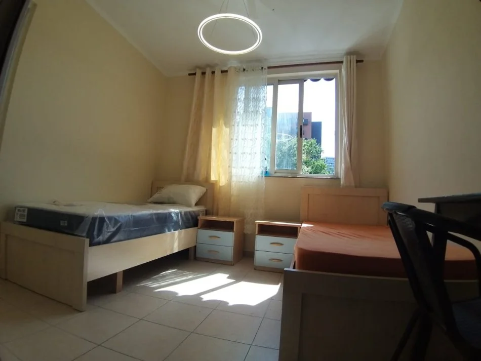 Jepet Shtepi  me qera,    ne Pallat i Ri Garsoniere     ID   11960