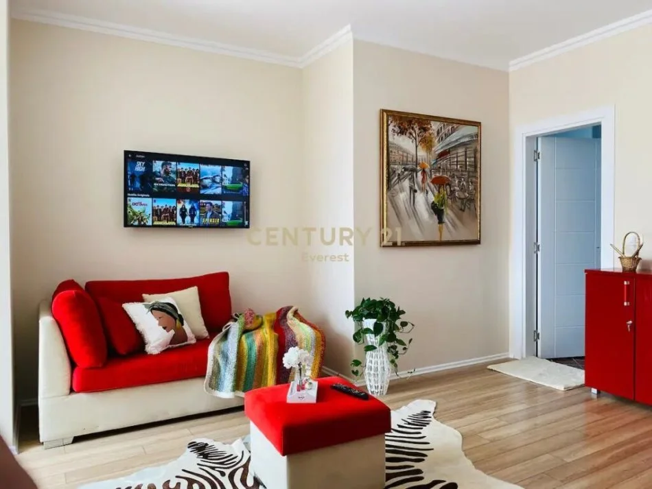 Tirane, jepet me qera apartament 1+1 Kati 5, 60 m² 650 € (Rruga e Barrikadave)