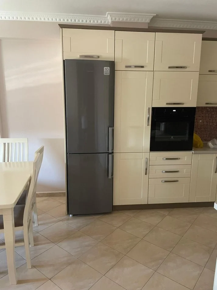 Tirane, jepet me qera apartament 2+1 Kati 3, 102 m² 600 € (Rruga. Jordan Misja)