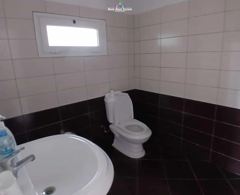 Tirane, jepet me qera Vile 2+1 Kati 1, 100 m² 520 € (kamez)