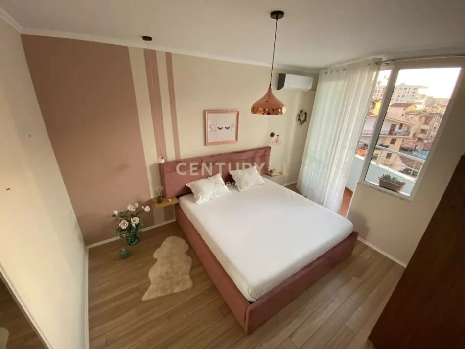 Tirane, jepet me qera apartament 1+1 Kati 5, 60 m² 650 € (Rruga e Barrikadave)