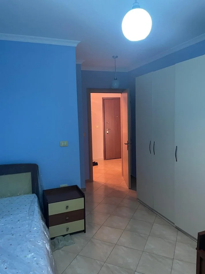 Tirane, jepet me qera apartament 2+1 Kati 3, 102 m² 600 € (Rruga. Jordan Misja)