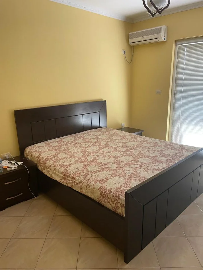 Tirane, jepet me qera apartament 2+1 Kati 3, 102 m² 600 € (Rruga. Jordan Misja)