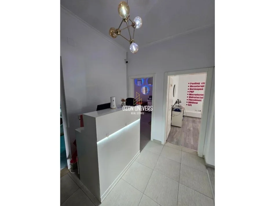 Tirane, jepet me qera ambjent biznesi Kati 2, 70 m² 700 € (Rruga Myslym Shyri)