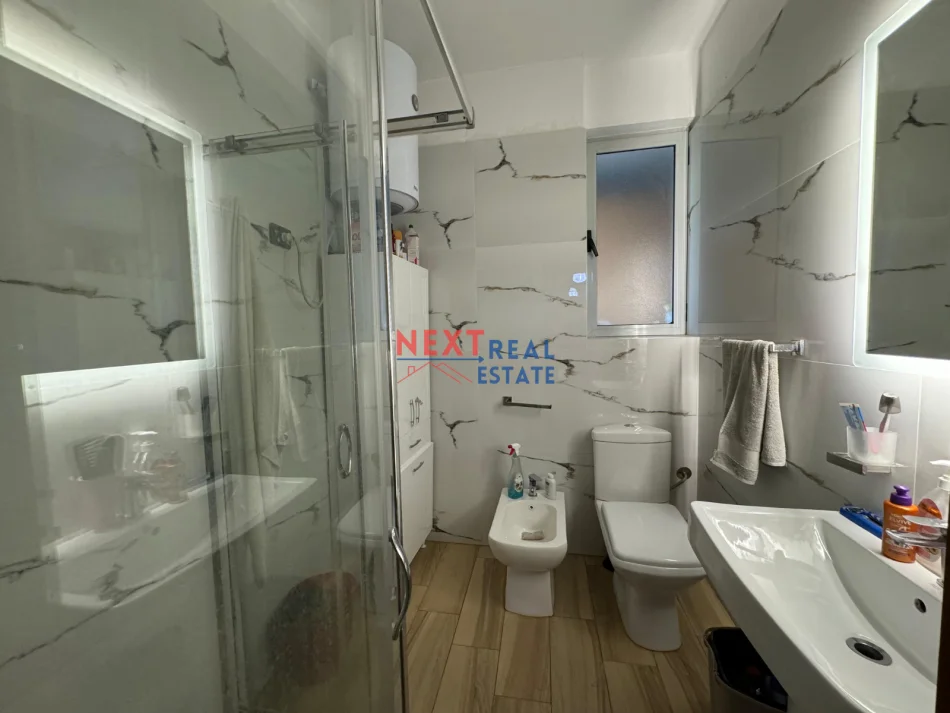Vlore, shitet apartament Kati 6, 140 m² 180.000 € (BULEVARDI VLORE SKELE)