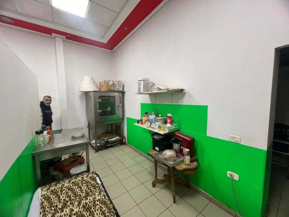 Vlore, shitet dyqan Kati 0, 48 m² 80.750 € (Isa Boletini, Vlore)