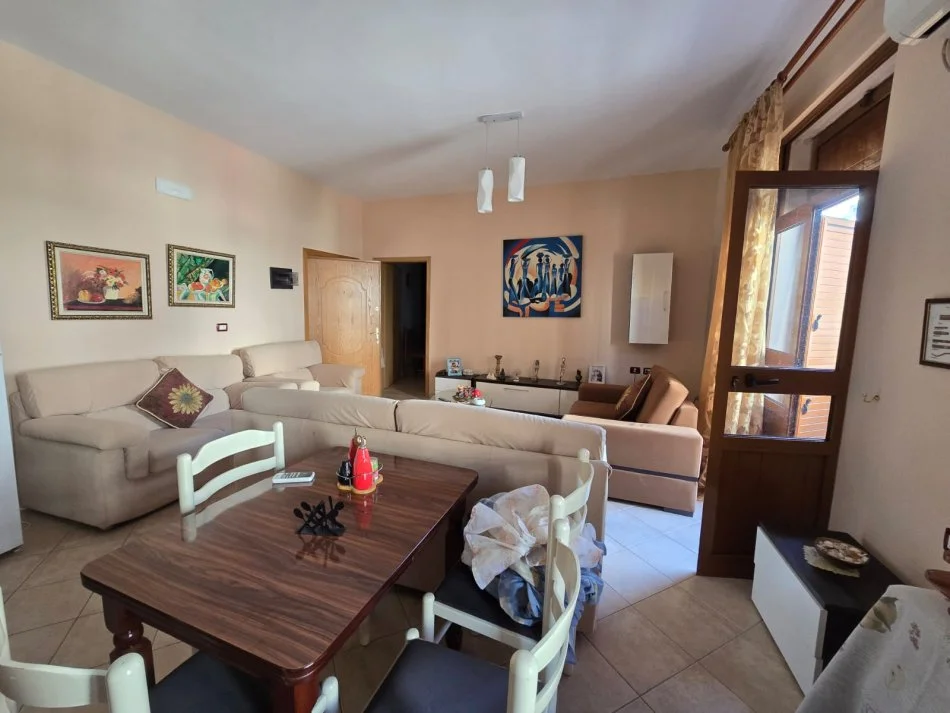 Vlore, shitet apartament 1+1+Ballkon Kati 4, 60 m² 70.000 € (Tek Orizi)