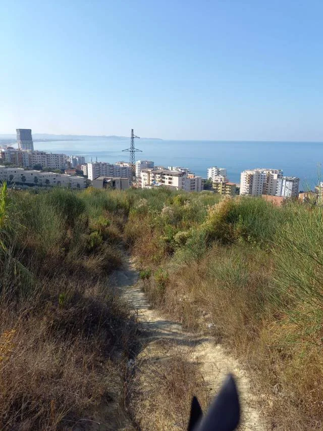 Durres, shes toke ne bregdet 3.230 m² 65 Euro/m2 (Shkembi Kavajes)