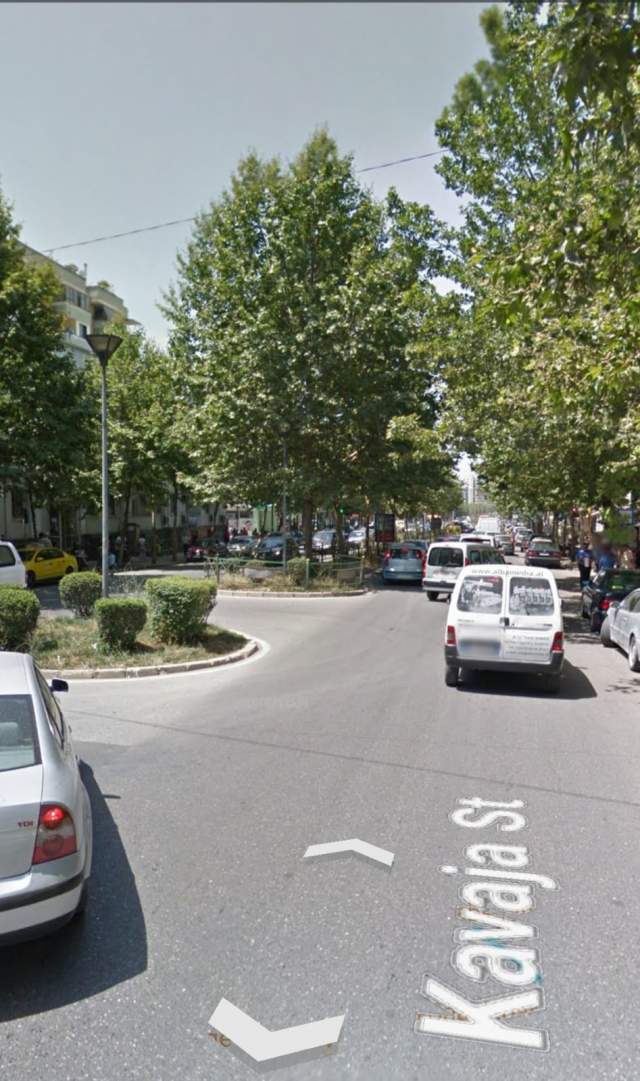Tirane, jepet me qera dyqan Kati 0, 40 m² 700  (Rruga e Kavajes)