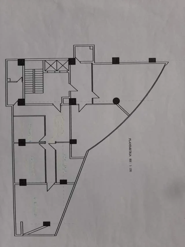 Tirane, jepet me qera ambjent biznesi Kati 9, 300 m² 1.800 Euro (Bulevardi Zogu I)
