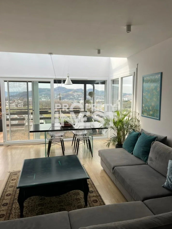 Tirane, jepet me qera apartament 2+1+Ballkon Kati 3, 143 m² 1.400 € (Long Hill)