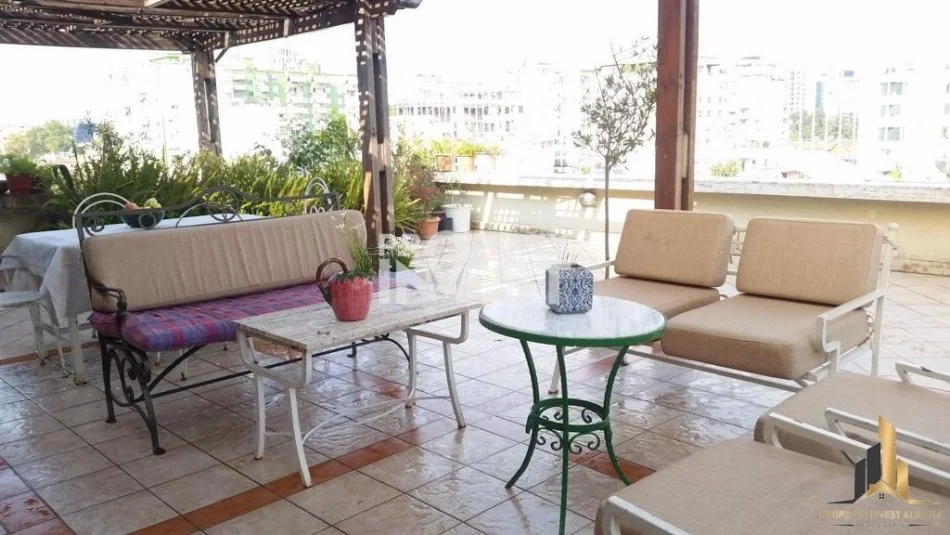 Tirane, jap me qera 3+1+Aneks+Ballkon Kati 7, 260 m² 1.500 € (lsi)