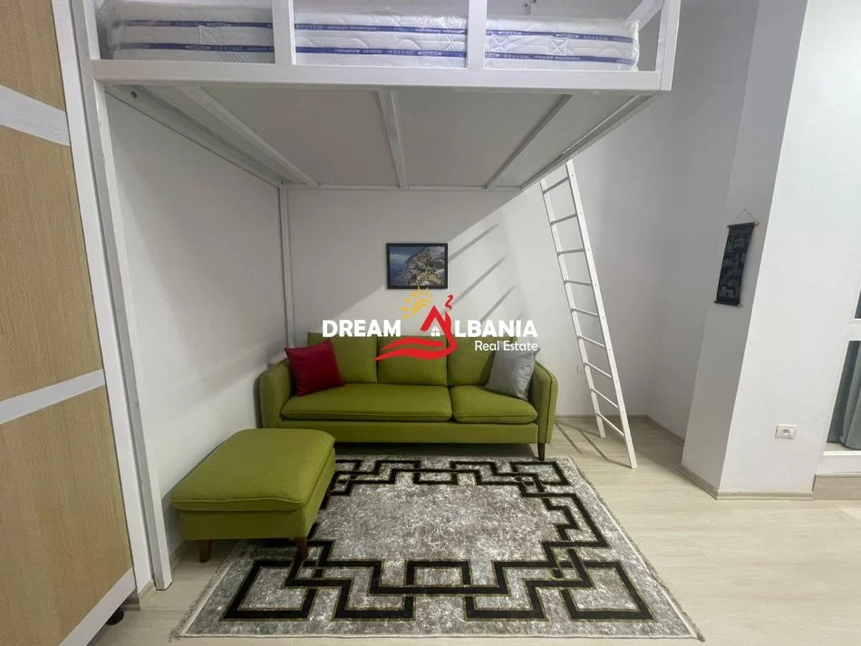 Tirane, jepet me qera garsonier Kati 2, 35 m² 600 € (tek rruga Margarita Tutulani prane Gjimnazit Petroninit)