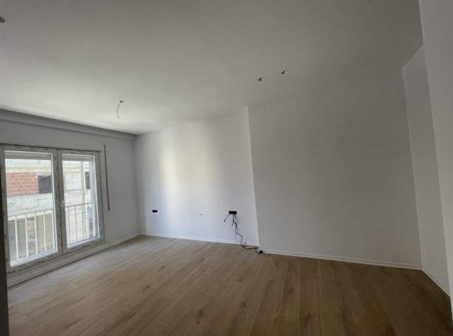 Tirane, shes apartament Kati 1, 107 m² 139.000 Euro (Rruga e Dibres)
