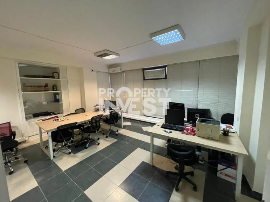 Tirane, jepet me qera ambjent biznesi , 264 m² 3.500 € (Bllok)
