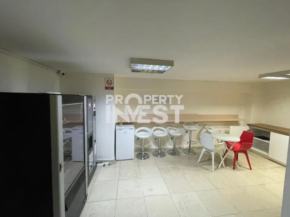 Tirane, jepet me qera ambjent biznesi , 264 m² 3.500 € (Bllok)