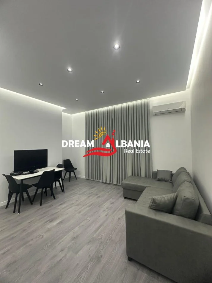 Tirane, jepet me qera apartament 1+1 , 50 m² 700 € (rruga e Elbasanit)