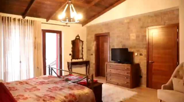 Korce, shitet Vile 4+1+A+BLK Kati 2, 400 m² 800.000 Euro (Voskopoje)