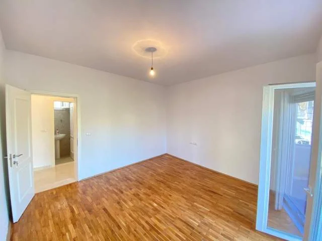 Tirane, jepet me qera ambjent biznesi Kati 1, 200 m² 2.000 Euro (RRUGA IRFAN TOMINI)