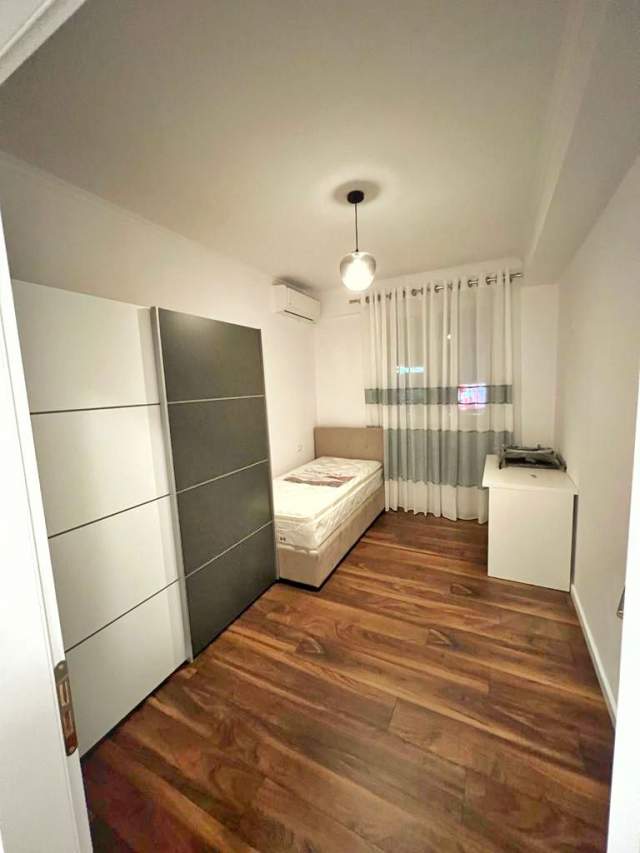 Tirane, jepet me qera apartament 2+1+BLK Kati 6, 600 Euro (Rruga Dritan Hoxha)