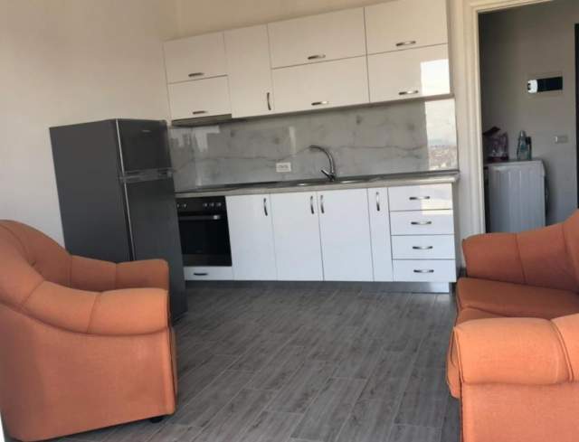 Tirane, jap me qera apartament 1+1+BLK Kati 1, 50 m² 20.000 Leke (Rruga nikolle mekjashi)