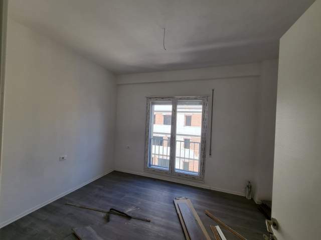 Tirane, jepet me qera apartament 2+1+BLK Kati 4, 109 m² 450 Euro (Rruga e Dibres)
