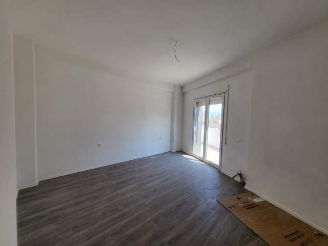 Tirane, jepet me qera apartament 2+1+BLK Kati 4, 109 m² 450 Euro (Rruga e Dibres)
