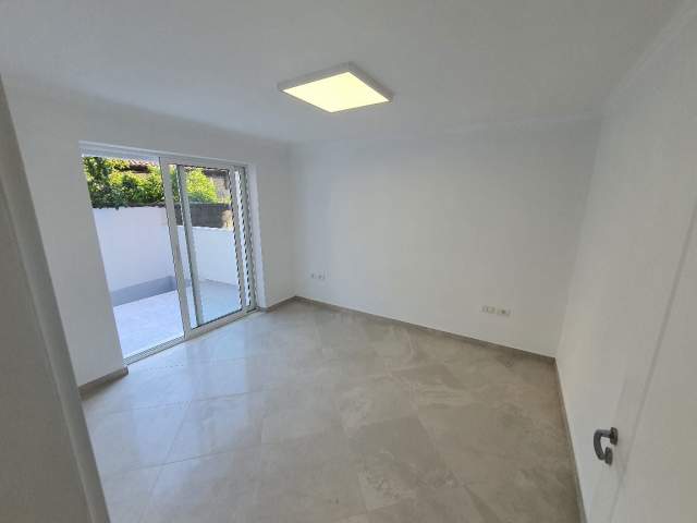 Tirane, jepet me qera apartament 3+1+BLK Kati 0, 120 m² 600 Euro (Rruga Cameria)