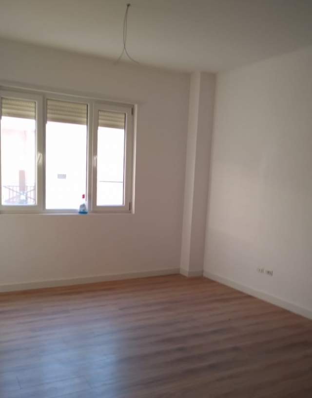 Tirane, shitet apartament 1+1+BLK Kati 3, 72 m² 86.400 Euro (kodra e diellit)