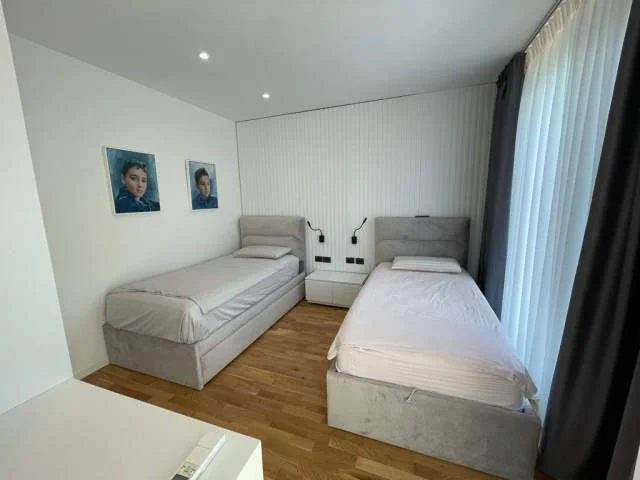 Dhermi, shitet Vile 2+1 Kati 0, 256 m² 550.000 Euro (Dhermi)