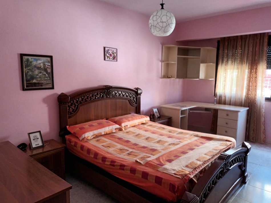!DHENE! Durres, jepet me qera 1+1 Kati 2, 80 m² 300 € (Prane Tregut Fshatar)