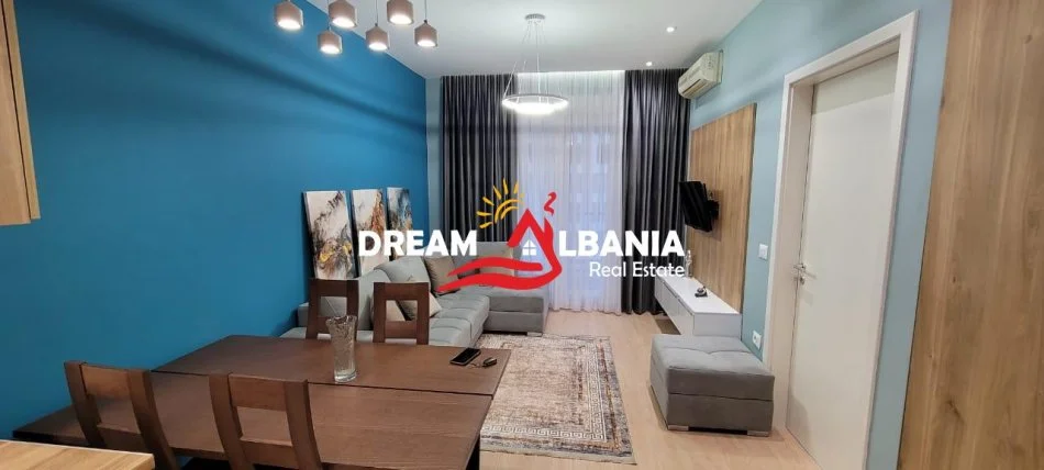 Tirane, jepet me qera apartament 1+1 , 63 m² 550 € (Prane 21-Dhjetorit tek Kompleksi Kontakt)