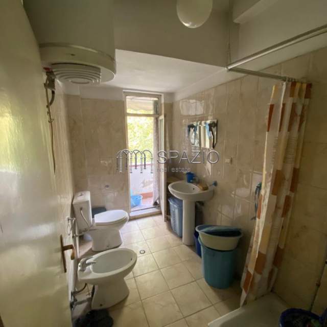 Tirane, shitet apartament 2+1 Kati 2, 61 m² 75.000 Euro (Rruga ''Ferit Xhajko'')
