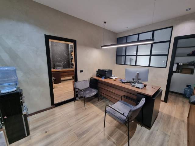 Tirane, jepet me qera dyqan Kati 0, 65 m² 1.400 Euro (Bulevardi Zogu i Pare)
