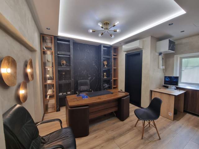 Tirane, jepet me qera dyqan Kati 0, 65 m² 1.400 Euro (Bulevardi Zogu i Pare)