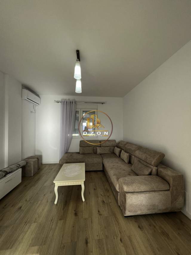 Tirane, jepet me qera Vile 2 Katshe Kati 0, 200 m² 1.200 Euro (Lunder)