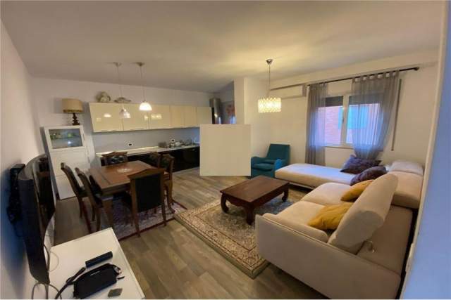 Tirane, jepet me qera apartament 2+1 Kati 3, 90 m² 500 Euro