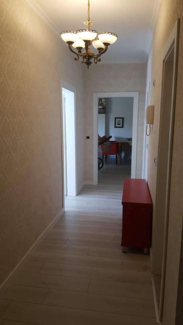 Tirane, jepet me qera apartament 2+1+BLK Kati 5, 112 m² 800 Euro (vaso pasha)