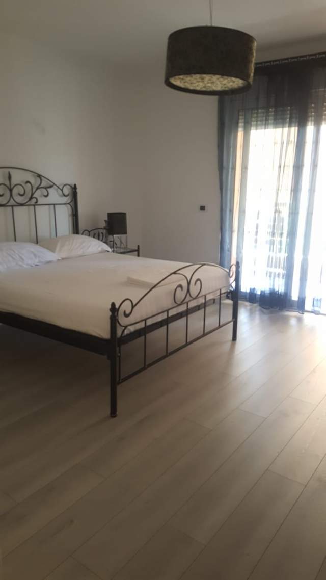 Tirane, jepet me qera apartament 2+1+BLK Kati 5, 112 m² 800 Euro (vaso pasha,Blloku)