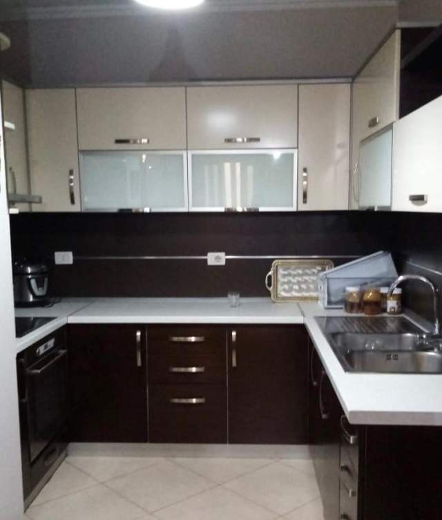 Tirane, shes apartament 2+1+BLK Kati 4, 84 m² 80.000 Euro (terminali i jugut)