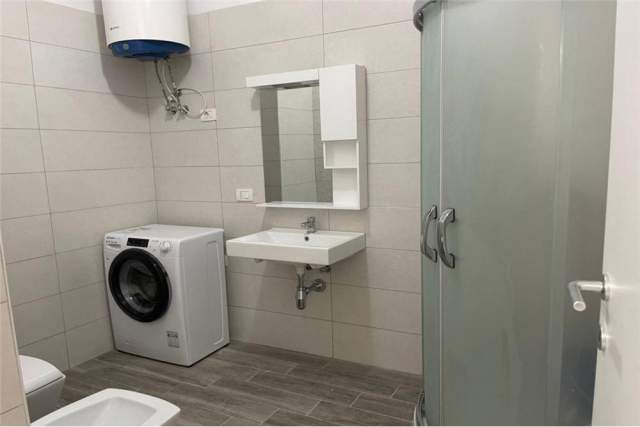 Tirane, jepet me qera apartament 1+1+BLK Kati 5, 77 m² 500 Euro (Kompleksi Delijorgji)